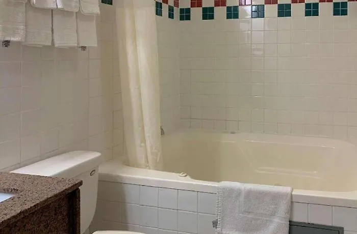 Quality Near Starved Rock State Park Hotel