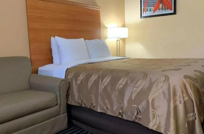 Hotel Quality Near Starved Rock State Park 3*