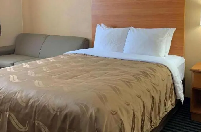 Hotel Quality Near Starved Rock State Park 3*
