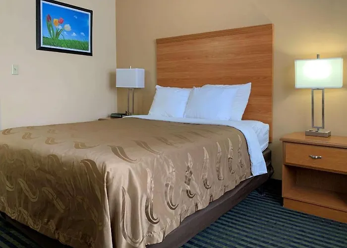 Quality Near Starved Rock State Park Отель 3*