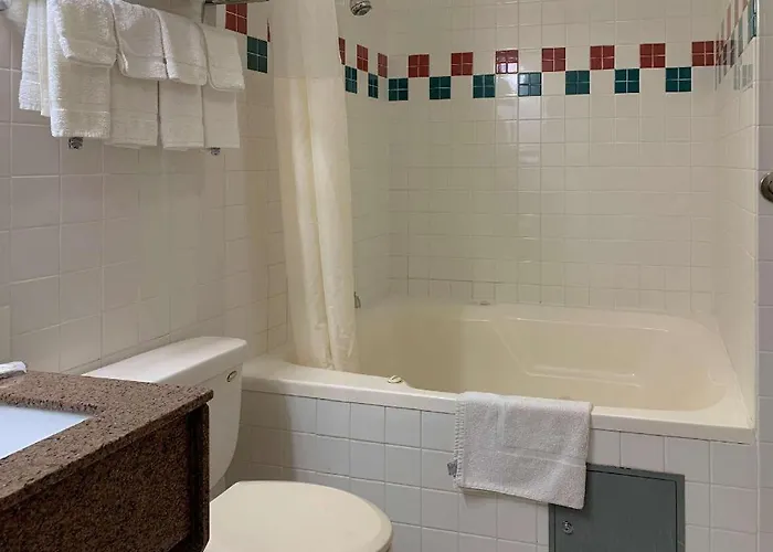Quality Near Starved Rock State Park Отель Оттава
