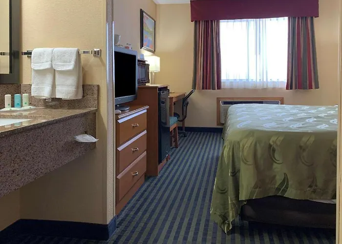 Quality Near Starved Rock State Park 3* Оттава