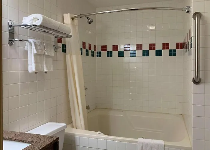 Quality Near Starved Rock State Park Отель 3*